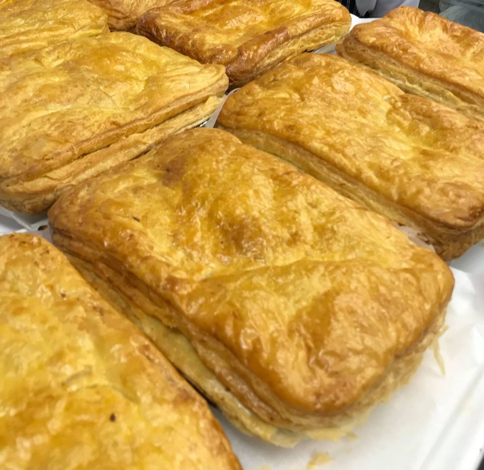 Frozen Award Winning Steak Pie - Image 3